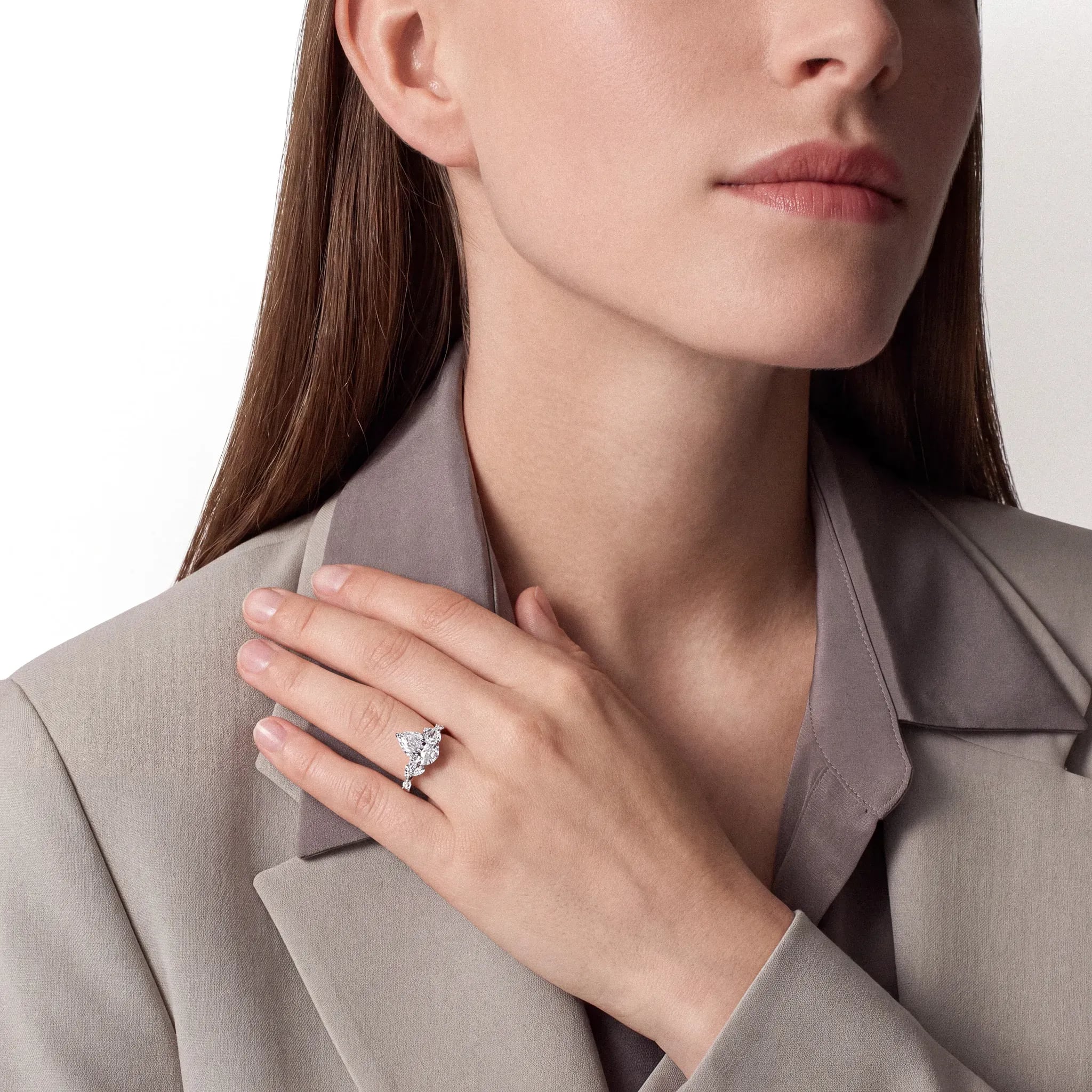Model wearing: 3 Carat