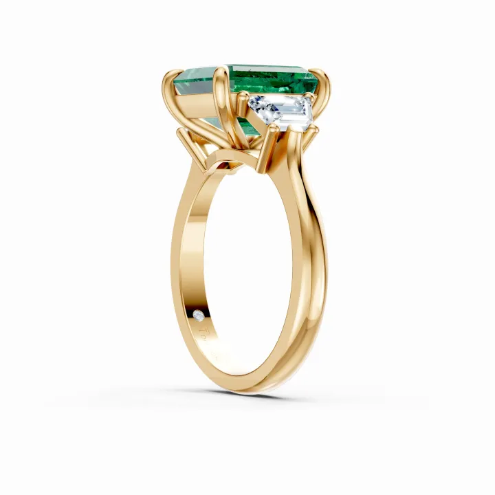 Trio Émeraude Solitaire Ring